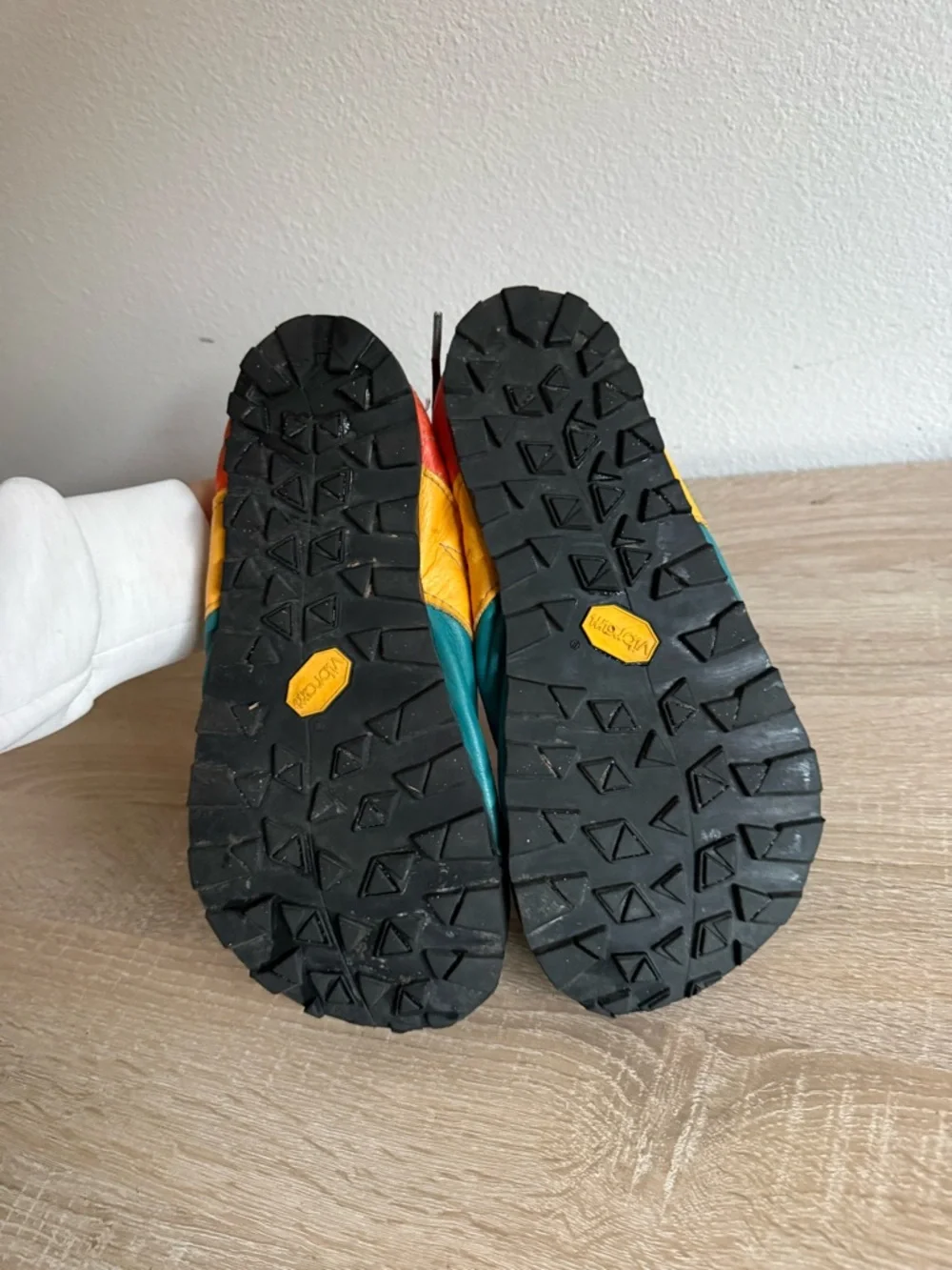 Softstar Megagrip Primal RunAmoc Athletic Trainers - Picture 8 of 14